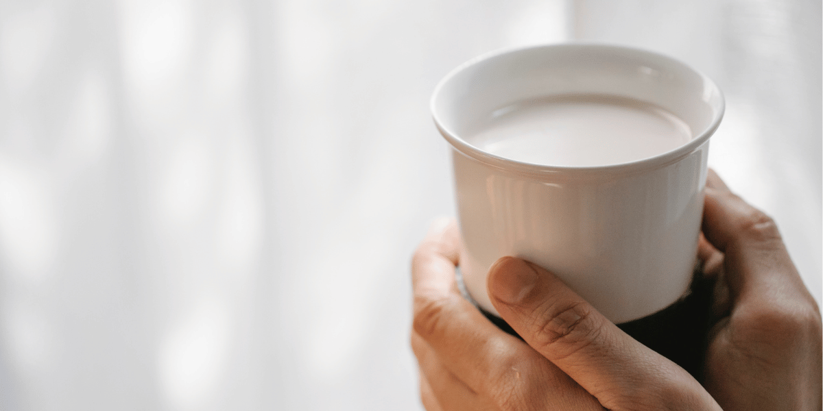 Tasse de lait chaud